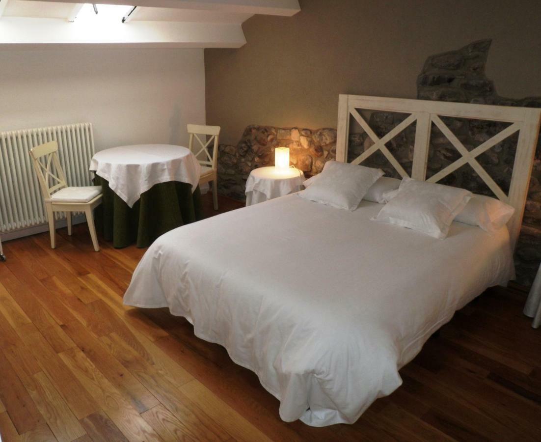 El Castell De La Pobla De Lillet (Adults Only) Villa Exteriör bild