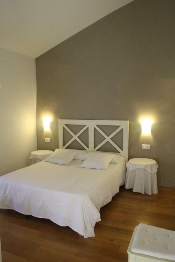 El Castell De La Pobla De Lillet (Adults Only) Villa Exteriör bild
